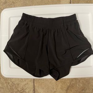 Lululemon Hotty Hot Shorts Size 6, Low Rise, 4 Inch